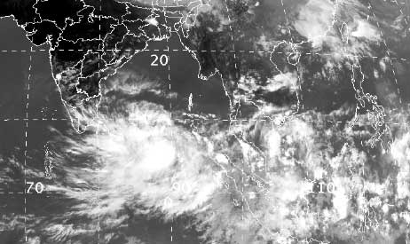 ഫാനി കൊടുങ്കാറ്റ് ശക്തി പ്രാപിക്കുന്നു:തീരാ മേഖല ജാഗ്രതയിൽ: