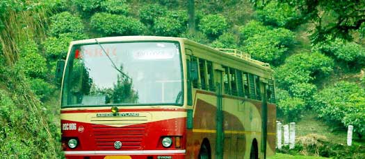 കെഎസ്ആര്ടിസി ബസ്സ് താഴേയ്ക്ക് നിപതിച്ച്  ഇരുപത് പേര്ക്ക് പരുക്ക്: