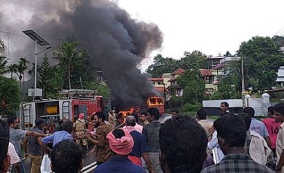 കെഎസ്ആര്ടിസി ബസും, കോണ്ക്രീറ്റ് മിക്സര് വണ്ടിയും കൂട്ടിയിടിച്ച് അപകടം; ഒഴിവായത് വൻദുരന്തം:
