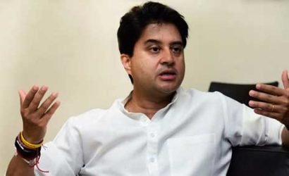 മധ്യപ്രദേശ് കോൺഗ്രസിൽ പൊട്ടിത്തെറി; പാർട്ടി പിളർത്താനൊരുങ്ങി ജ്യോതിരാദിത്യ സിന്ധ്യ :