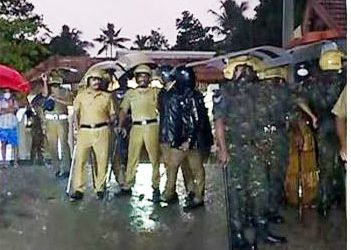 തിരുവനന്തപുരത്ത് അന്യസംസ്ഥാന തൊഴിലാളികളും പോലീസും തമ്മിൽ സംഘർഷം : എഴുന്നൂറോളം വരുന്ന തൊഴിലാളികൾ തെരുവിലിറങ്ങി: