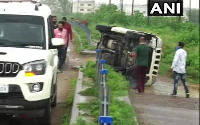 ഓടി രക്ഷപ്പെടാൻ ശ്രമിക്കുന്നതിനിടെ…. കൊടും കുറ്റവാളിയായ വികാസ് ഡൂബെയെ പോലീസ് വെടിവെച്ചു കൊന്നു :