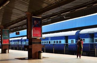 സ്റ്റോപ്പുകൾ കടന്ന് നിർത്താതെ ട്രെയിൻ;യാത്രക്കാർ അമ്പരന്നു;ക്ലൈമാക്സിൽ തട്ടിക്കൊണ്ടു പോയ കുട്ടിയെ രക്ഷപ്പെടുത്തി പൊലീസ്: