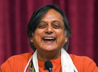 പാകിസ്ഥാനിലേത്  മികച്ച ഭരണമെന്ന് തരൂർ  ;അതിനാൽ അസ്സൂയയോടെയാണ് പാകിസ്ഥാനിലേക്ക് നോക്കുന്നതെന്നും..ഒരു പാക് പരിപാടിയിൽ ഇന്ത്യയെ അപമാനിച്ച്  ശശി തരൂർ എം പി: