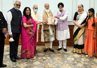 PM Modi Receives First Copy Of ‘The Ramayana Of Shri Guru Gobind Singh Ji’ From KTS Tulsi :