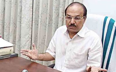 പാണക്കാട് ഹൈദരലി തങ്ങളെ എന്ഫോഴ്സ്മെന്റ് ഡയറക്ടറേറ്റ് ചോദ്യം ചെയ്തു; ആരാധനാലയങ്ങളുടെ മറവില് കുഞ്ഞാലിക്കുട്ടി കോടികളുടെ കള്ളപ്പണം വെളുപ്പിച്ചു’; ഗുരുതര ആരോപണം: