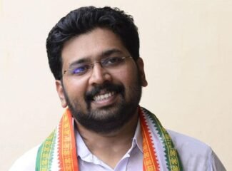 ഇൻഡിഗോ വിമാനത്തിലെ വധശ്രമ കേസുമായി ബന്ധപ്പെട്ട് യൂത്തു കോൺഗ്രസ് സംസ്ഥാന വൈസ് പ്രസിഡന്റ് കെ എസ് ശബരിനാഥൻ അറസ്റ്റിൽ .