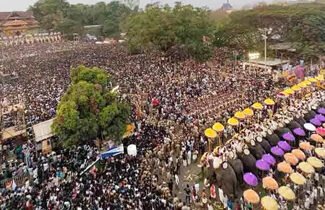 പോലീസ് ഇടപെടൽ അതിരുവിട്ടു; ചരിത്രത്തിലാദ്യമായി പൂരം നിർത്തിവച്ചു: