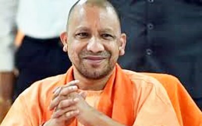 മഹാകുംഭമേളയിൽ പ്രവർത്തിച്ച എല്ലാ ശുചീകരണ തൊഴിലാളികൾക്കും 10000 രൂപ ബോണസും സൗജന്യ ചികിത്സയും; ശമ്പളവും വർധിപ്പിച്ച്  യോഗിസർക്കാർ: